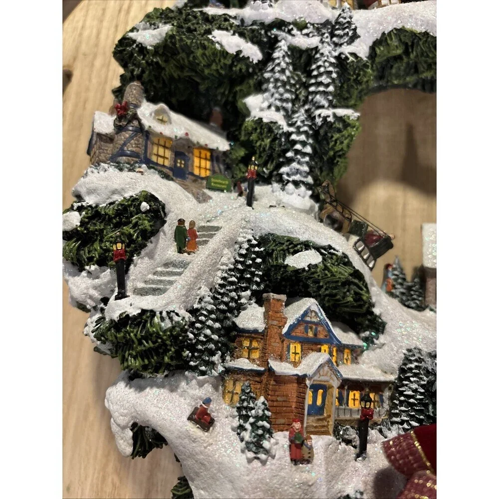 HAWTHORNE VILLAGE Thomas Kinkade Village Christmas Illuminated Wreath 2005